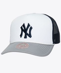 New York Yankees Essential A-Frame White/Black Trucker - New Era